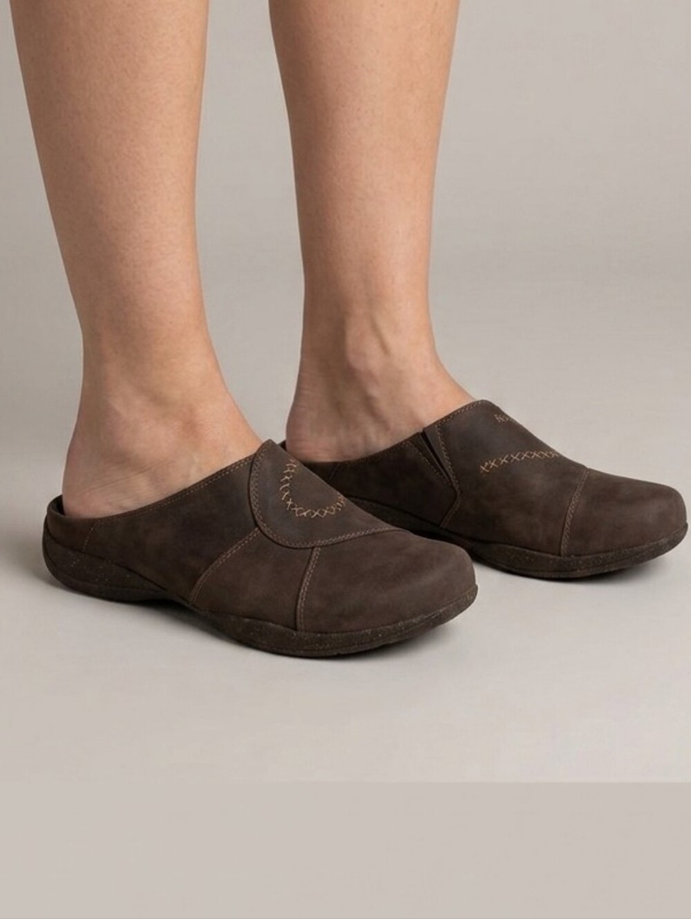 Clarks Collection Shoes Women's Roseville Faye Clogs Brown Leather Slip-On! 11